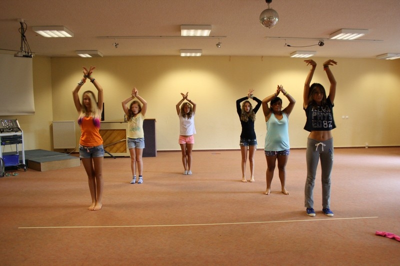 Village Camps International Summer Camp Leysin, Switzerland 2026-08-15 https://www.villagecamps.com/journals_admin/images/714-20-dance (21).jpg